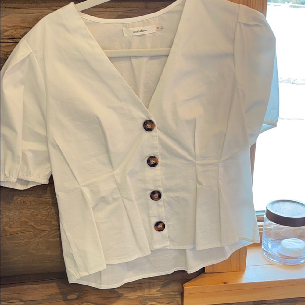 White work top